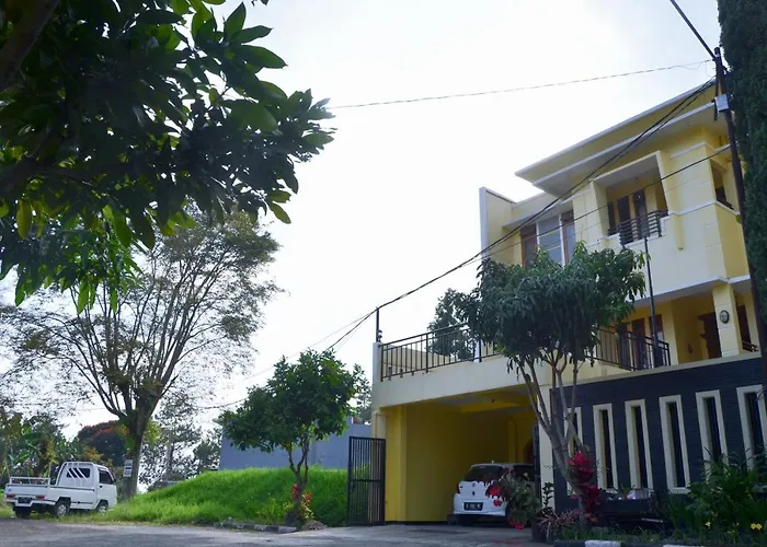 Rumah Kuning Bandung