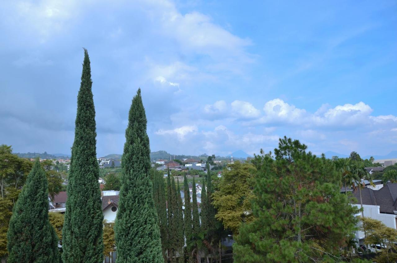 Rumah Kuning * Bandung